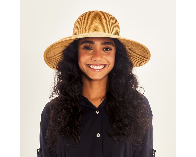 UVLINE_VERAO25_DIA1_05020044_CH-CHAPEU-SANTORINI-IMP-FEM_TRIGO_52705